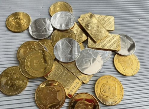 Crypto Portfolio for 2025: Top Altcoins, ICOs, and Presales for Maximum Gains in the Upcoming Year